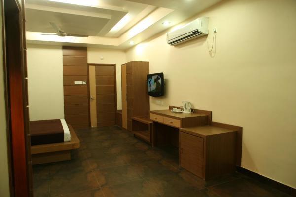 Hotel Trimoorti Kolkata Exterior photo